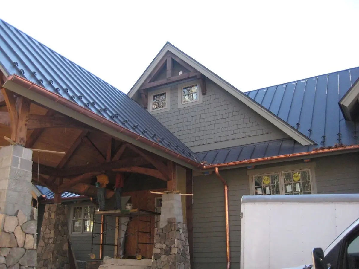 Craftsman Roofing team delivering quality roofing work in Poncey-Highland